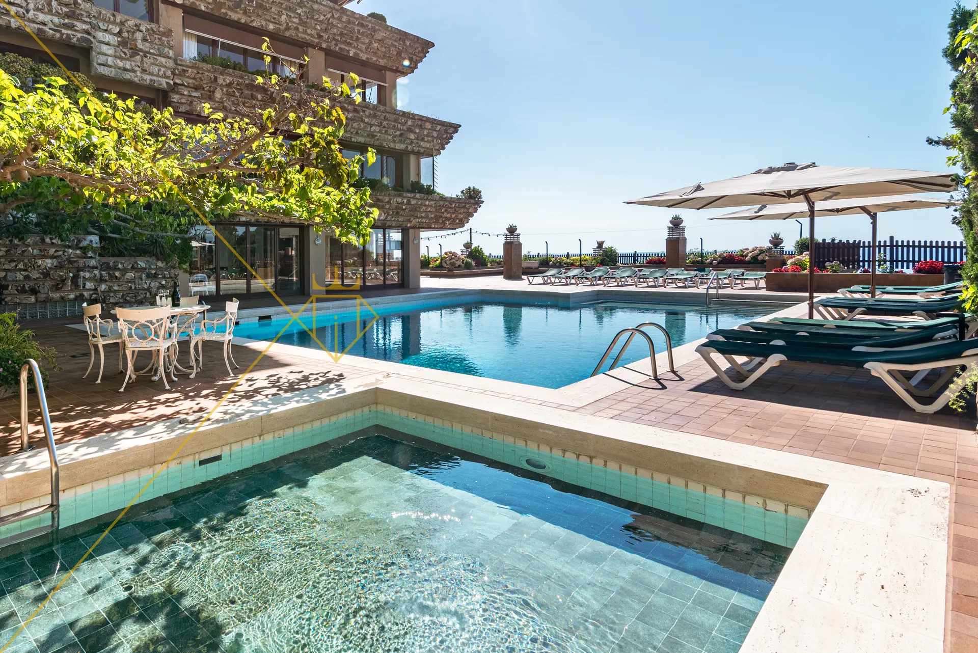 piscina de lujo