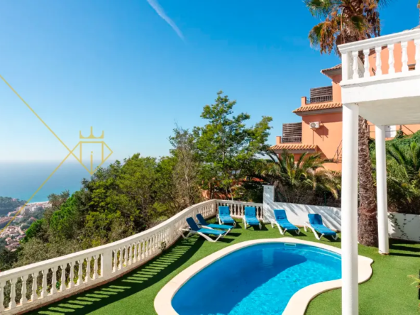 Villa con licencia turística Lloret con vistas al mar